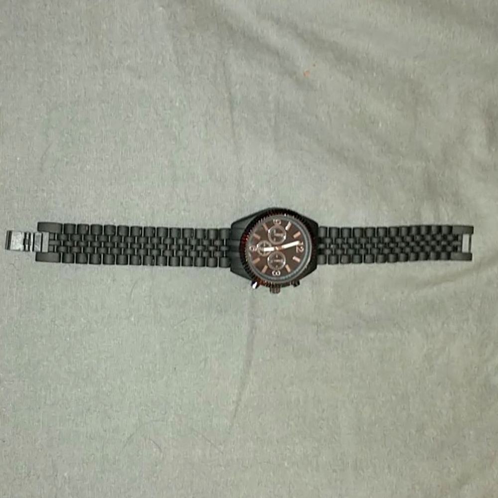 Mens watch. Color: black